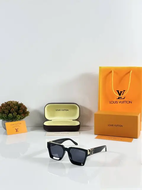Louis Vuitton 96006 Gold Black