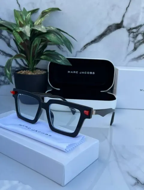 Marc Jacobs 8777 black plano
