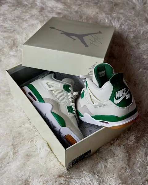 Nike Air Jordan Retro 4 Pine Green