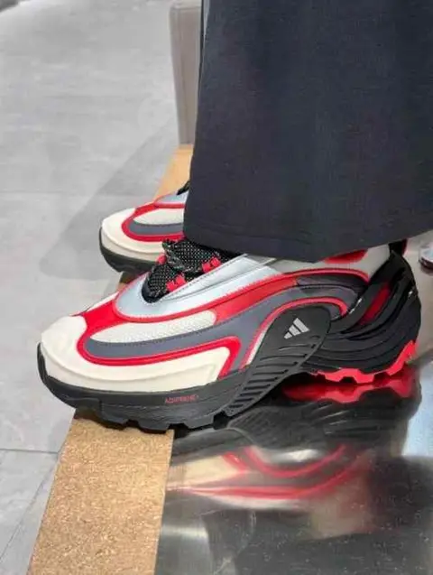 Adidas Wonder Runner Turbo Red 780