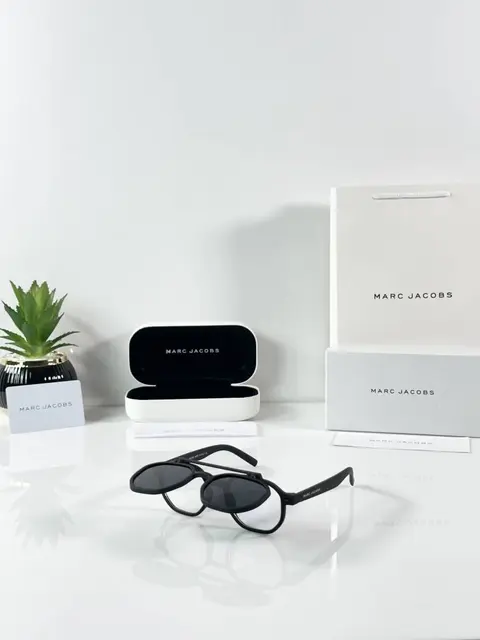 Marc Jacobs 1005 Flip Mate Black White