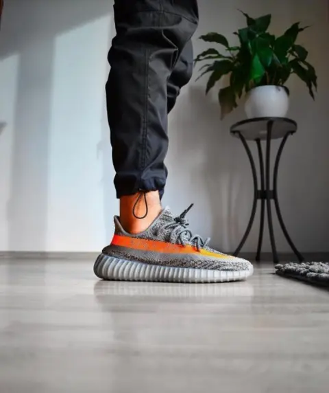 Adidas yeezy boost 350 v2 beluga