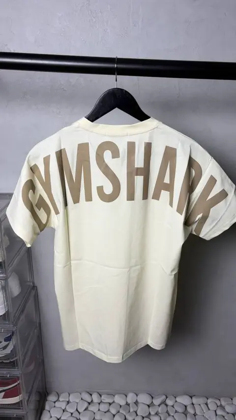 Gy m Shar k premium T-Shirt 1970