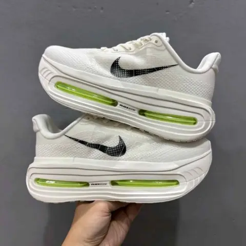 Vomero Premiume white green sale