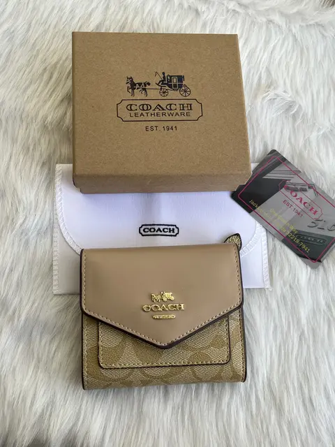 Coach 120 3Fold Wallet With OriginalBox DustCover Card