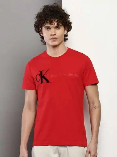 SALE Calvin Kline Chest Logo Round Neck T-shirt Red