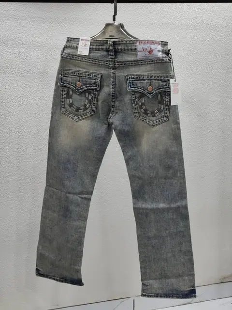 TRUE RELIGION IMPORTED STORE ARTICLE JEANS