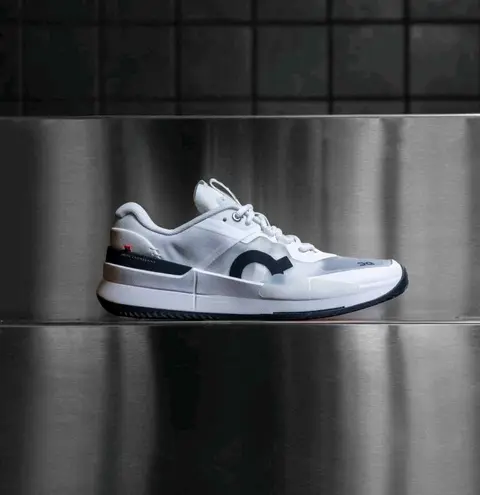 On Cloud Running The Roger Pro 2 Clay