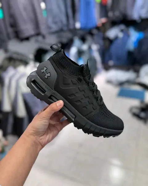 Under Armorr Hovr Phantom 2 All Black 866