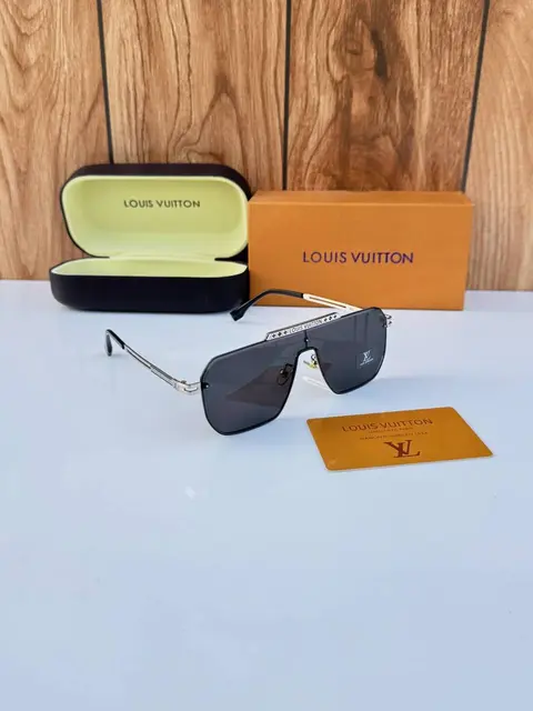 Louis Vuitton 24027 silver black