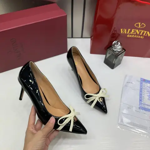 Valentino Pump Heel Elegant Womens Black Patent Leather With White Knot With OG Box & Carry Bag 933-V9 Black