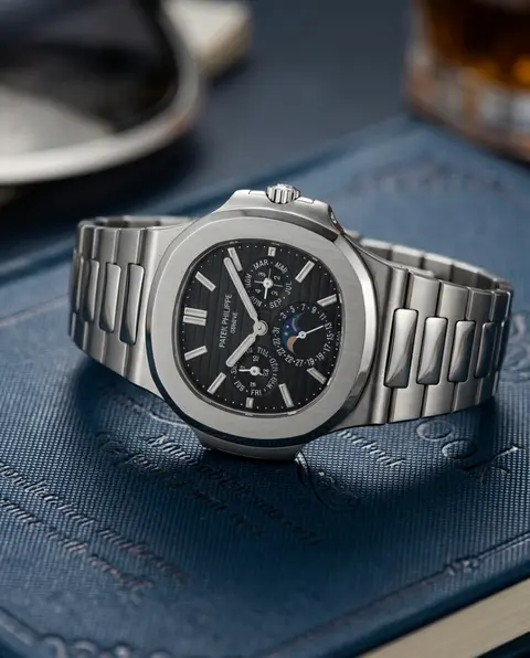 Pate ek philippe Nautilus Chronograph silver Black
