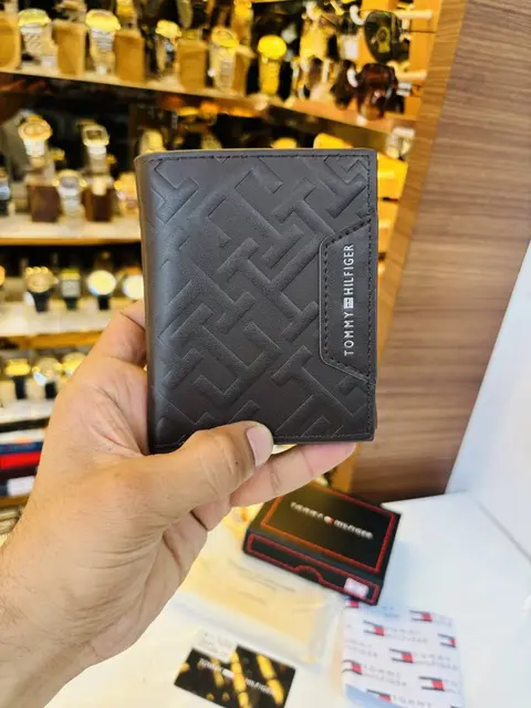 101 TOMMY HILFIGAR PREMIUM QUALITY WALLET