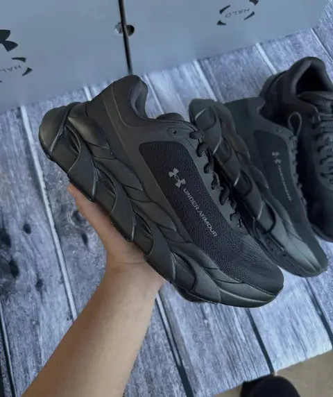 Under Armou Halo Racer Running Black
