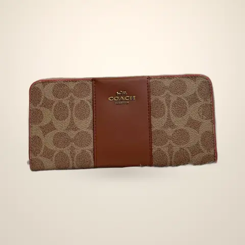 Coach 10-1 Premium Zippy Wallet With Original Box DustCover Tags