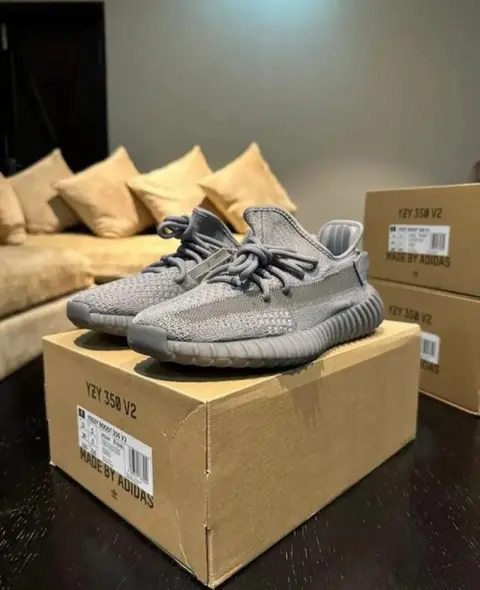 Adidas Yeezy 350 V2 Space Ash semi UA With Full Accessories