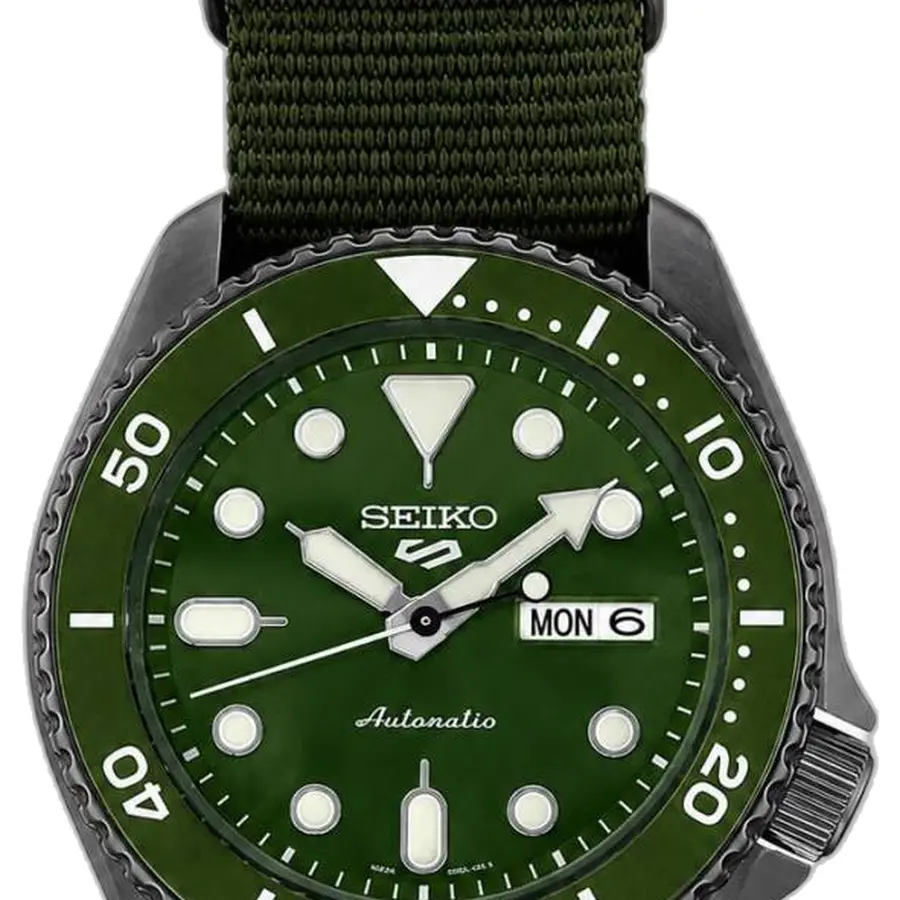Seiko 5 Sports SRPD79K1 Green - dial close-up